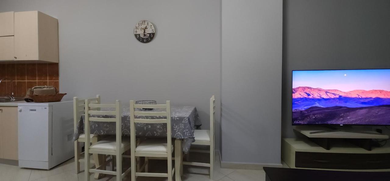 Appartement Pleasing Place With Free Parking On Site In Komuna E Parisit Tirana