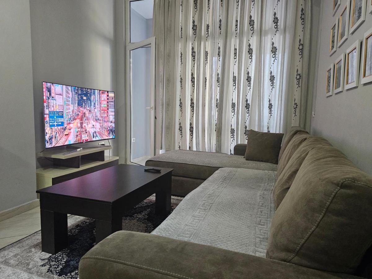 Pleasing Place With Free Parking On Site In Komuna E Parisit Appartement *