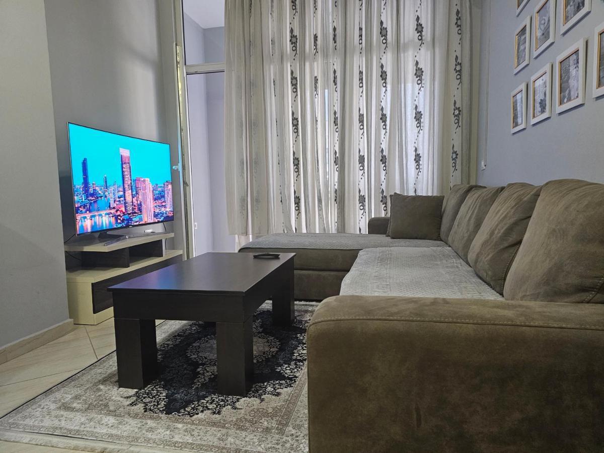 Pleasing Place With Free Parking On Site In Komuna E Parisit Appartement *
